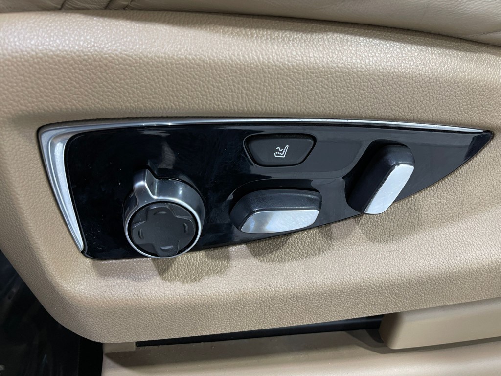 2019 Cadillac Escalade Image 19