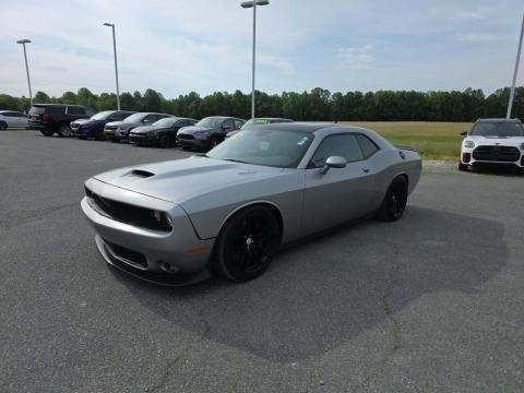 2018 Dodge Challenger Image 2