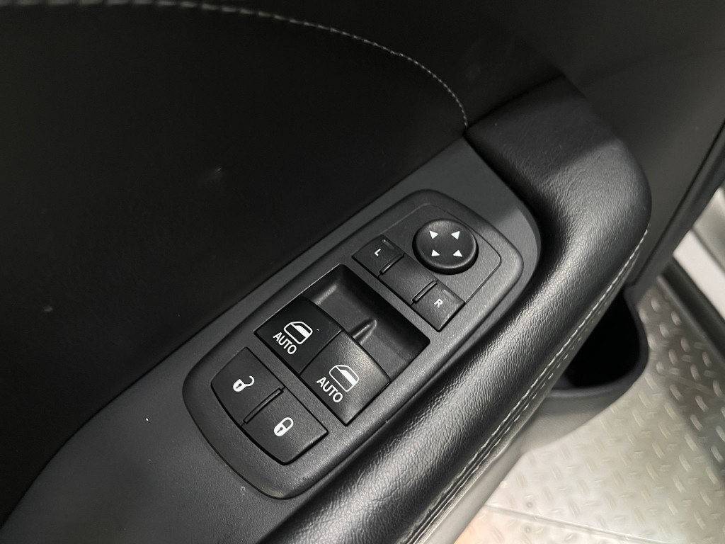 2018 Dodge Challenger Image 16