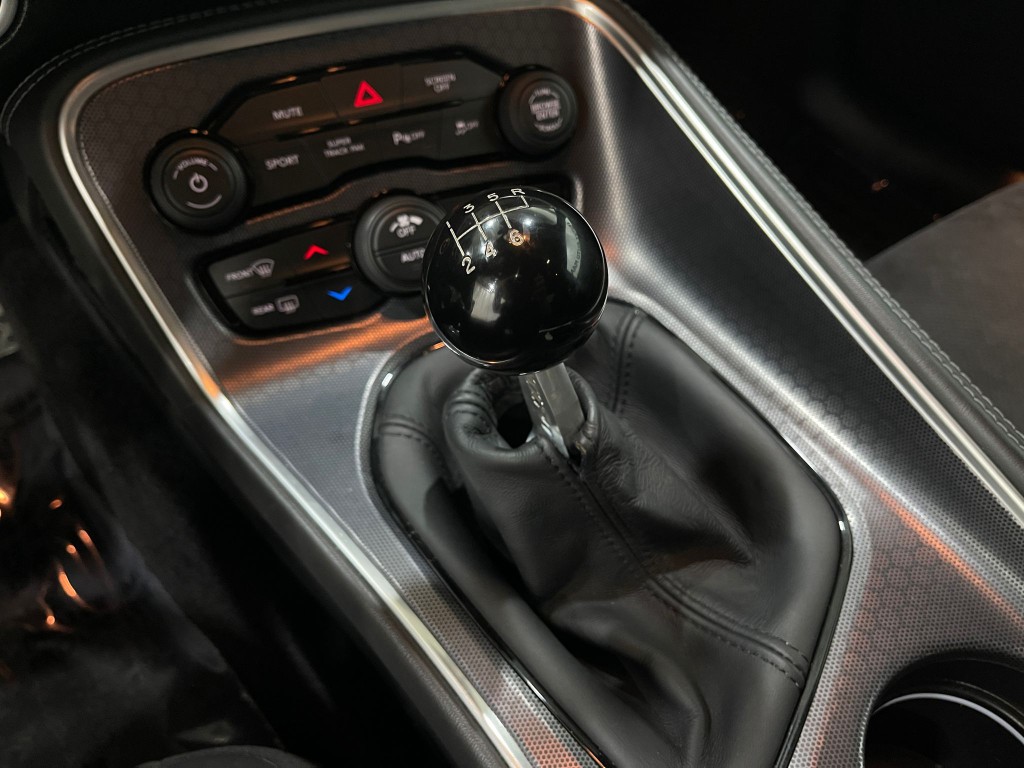 2018 Dodge Challenger Image 30