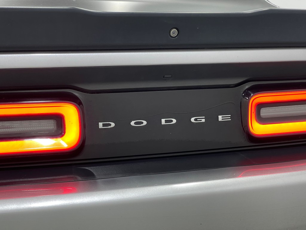 2018 Dodge Challenger Image 39