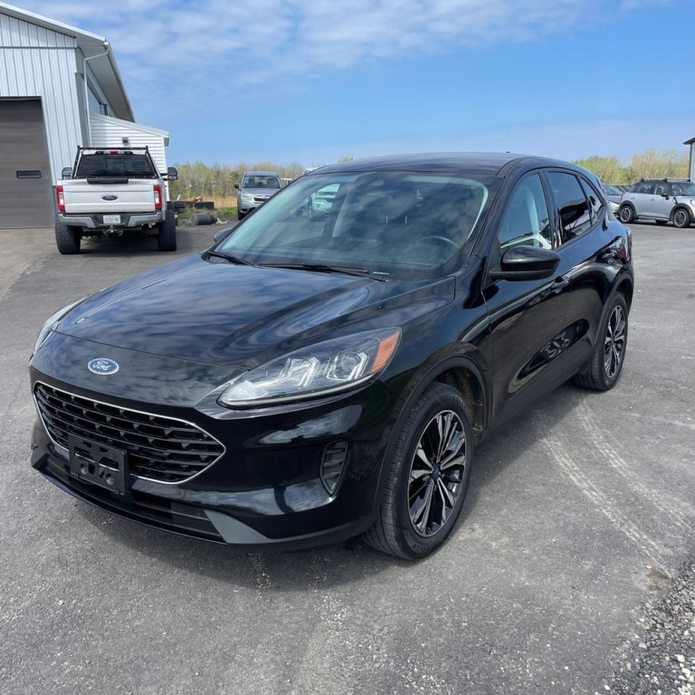 2021 Ford Escape Image 2