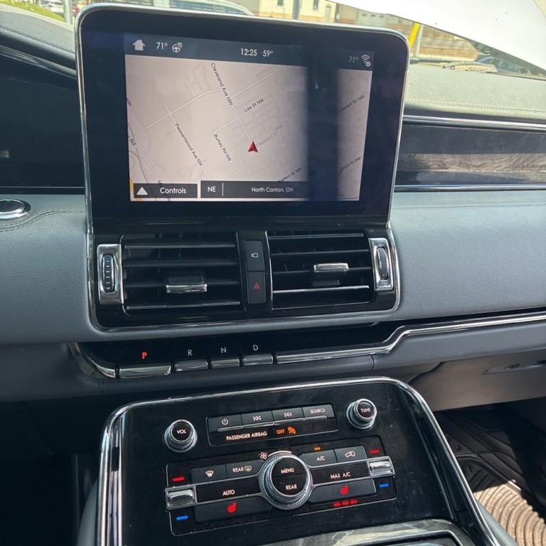 2019 Lincoln Navigator Image 10