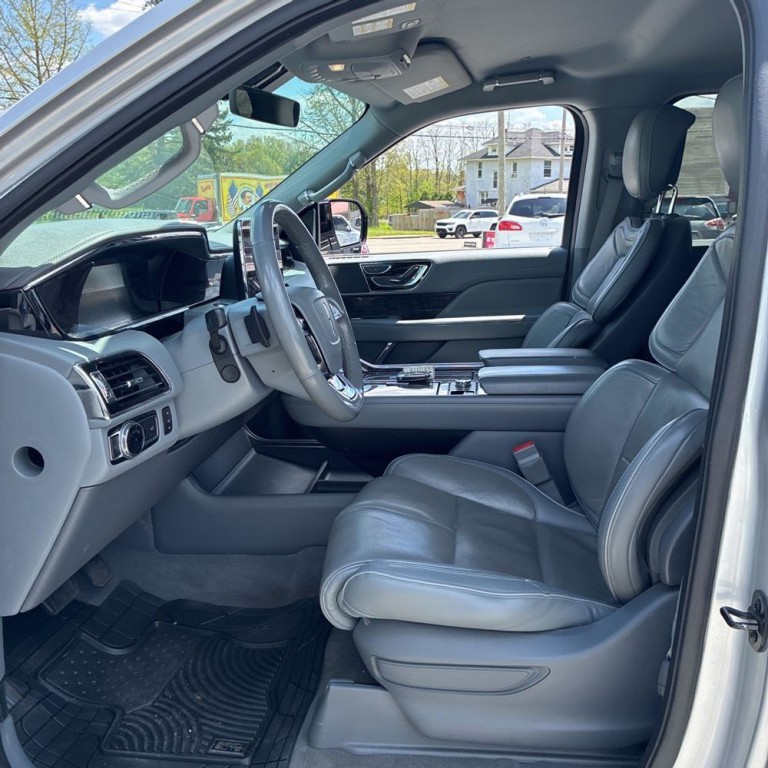 2019 Lincoln Navigator Image 5