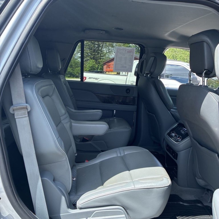 2019 Lincoln Navigator Image 10
