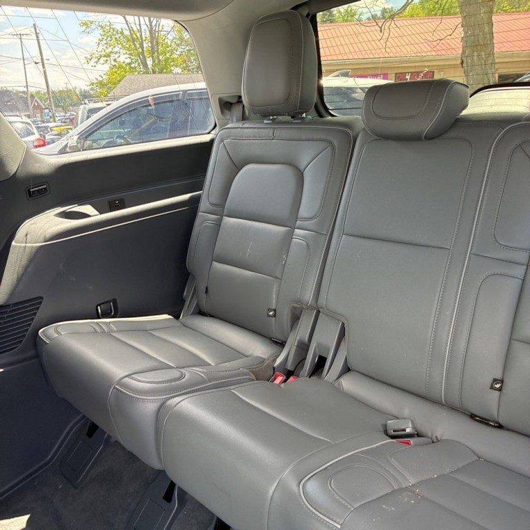 2019 Lincoln Navigator Image 12