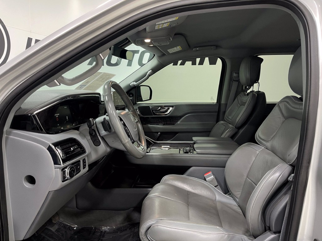 2019 Lincoln Navigator Image 12