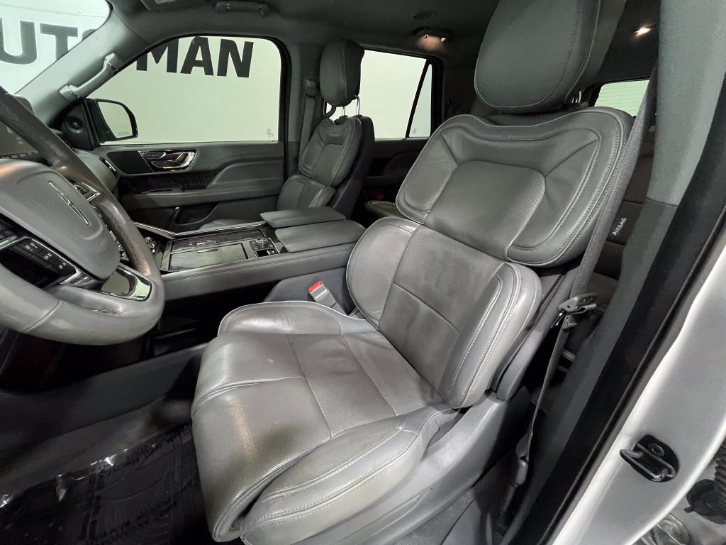 2019 Lincoln Navigator Image 13