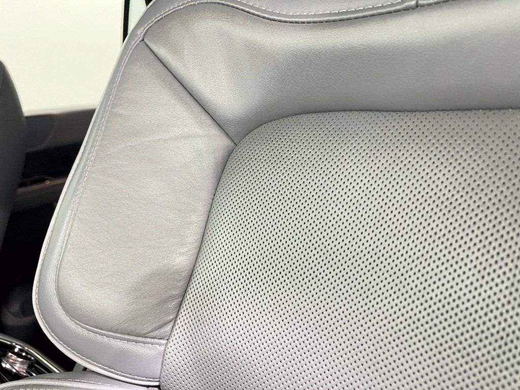 2019 Lincoln Navigator Image 17