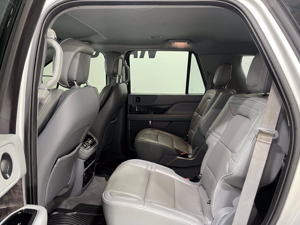 2019 Lincoln Navigator Image 29