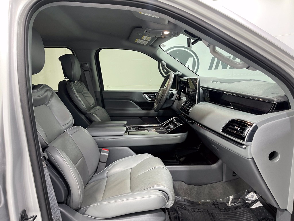 2019 Lincoln Navigator Image 33