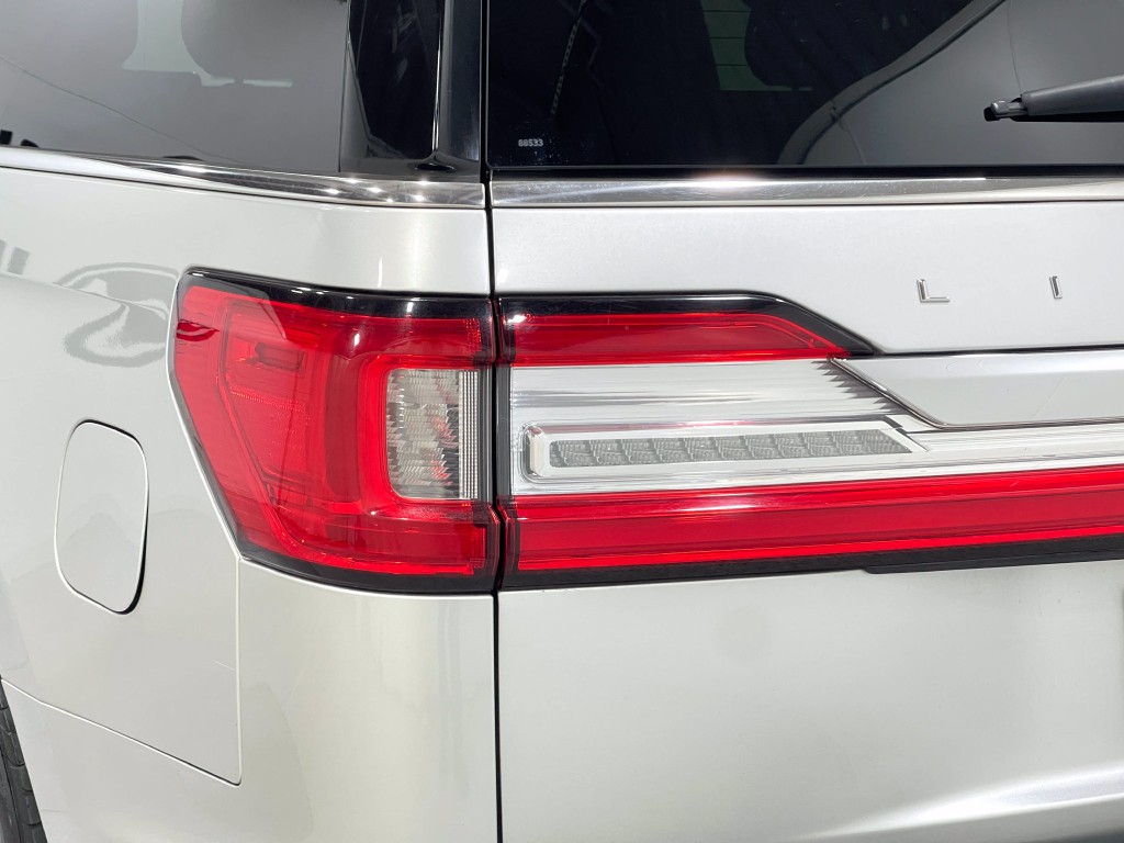 2019 Lincoln Navigator Image 35