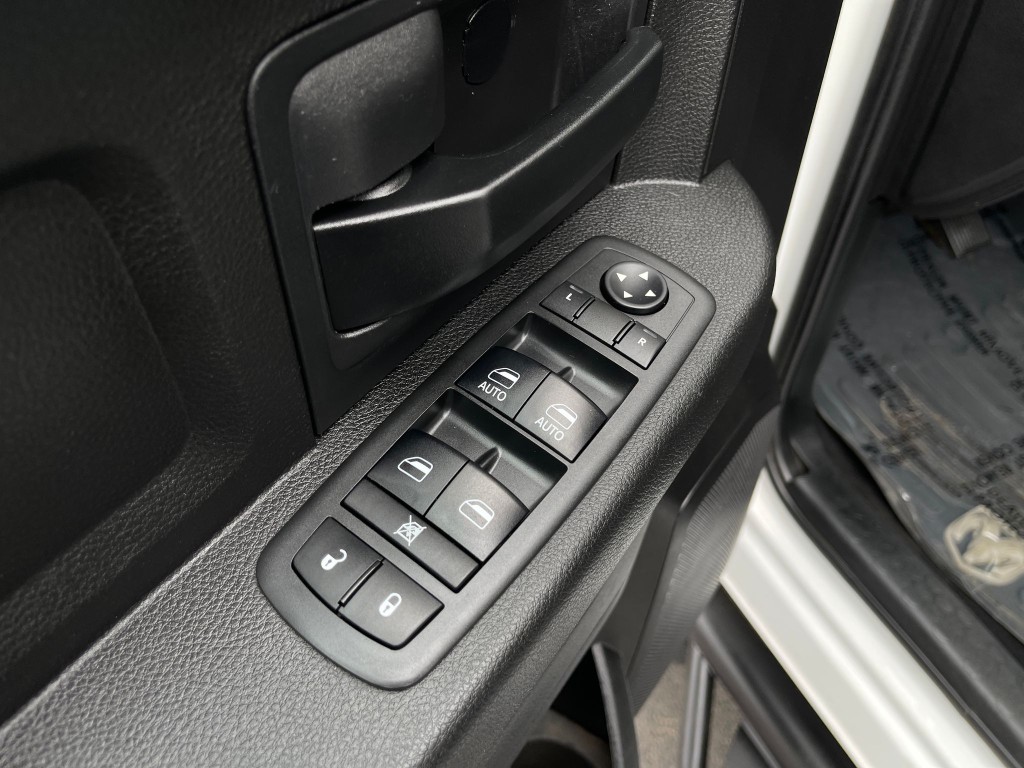 2018 RAM 2500 Image 12
