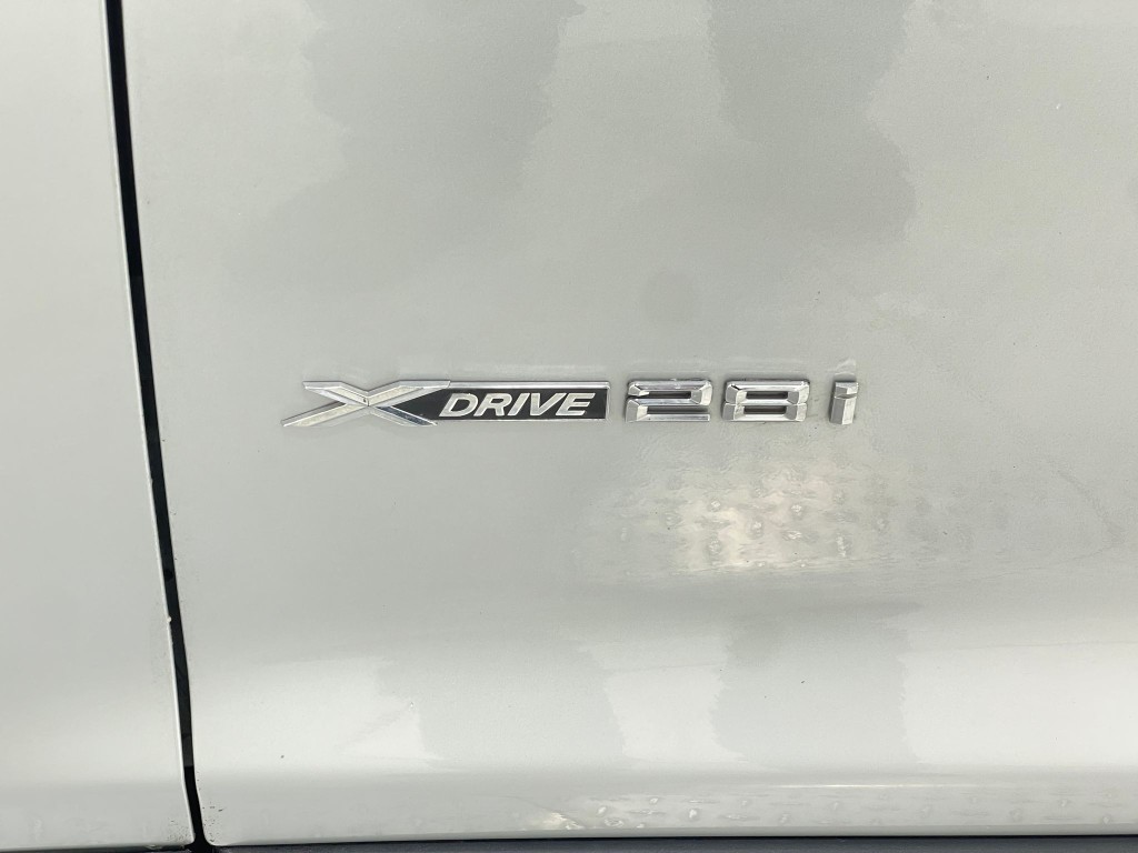 2017 BMW X3 Image 40