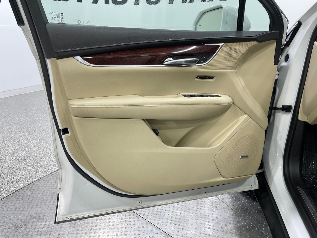 2017 Cadillac XT5 Image 15