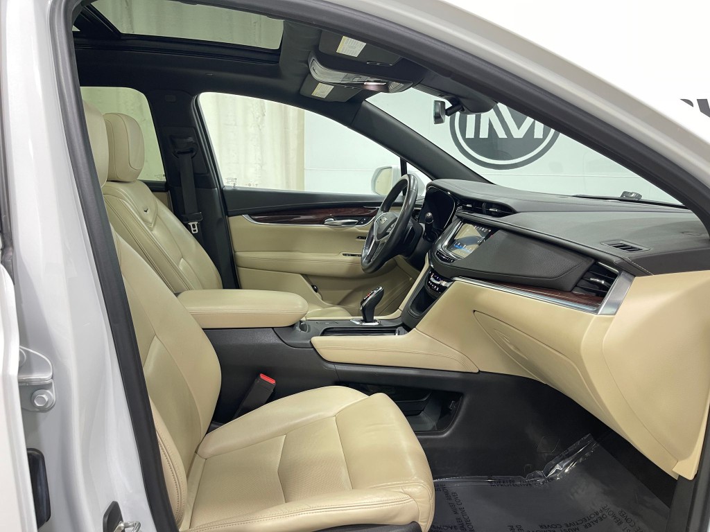 2017 Cadillac XT5 Image 32