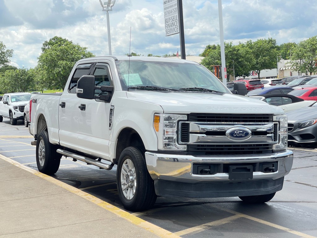 2017 Ford F-250 Image 2