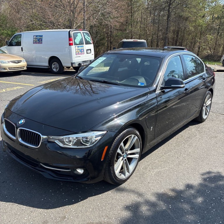 2017 BMW 3 Series Image 2