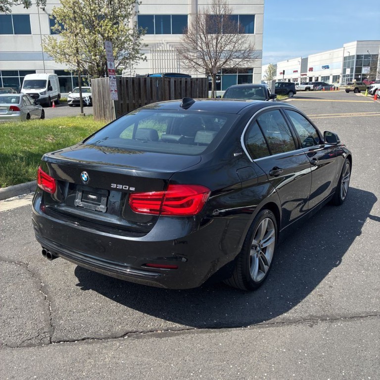 2017 BMW 3 Series Image 3