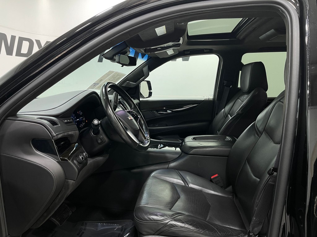 2017 Cadillac Escalade Image 14