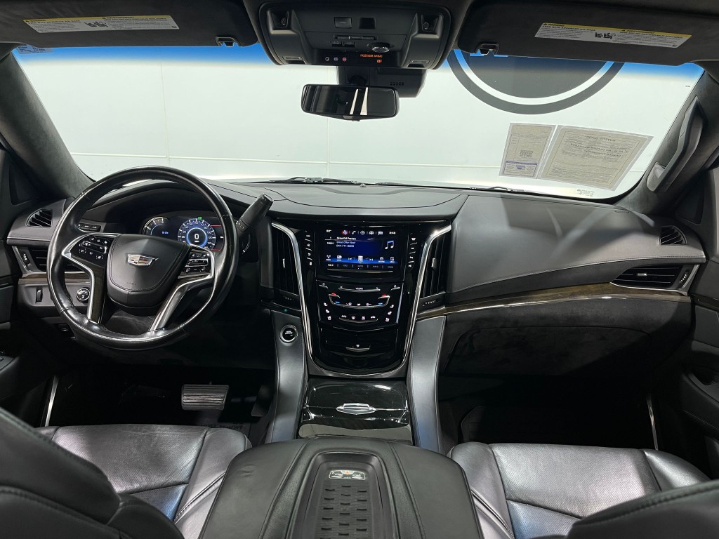 2017 Cadillac Escalade Image 19