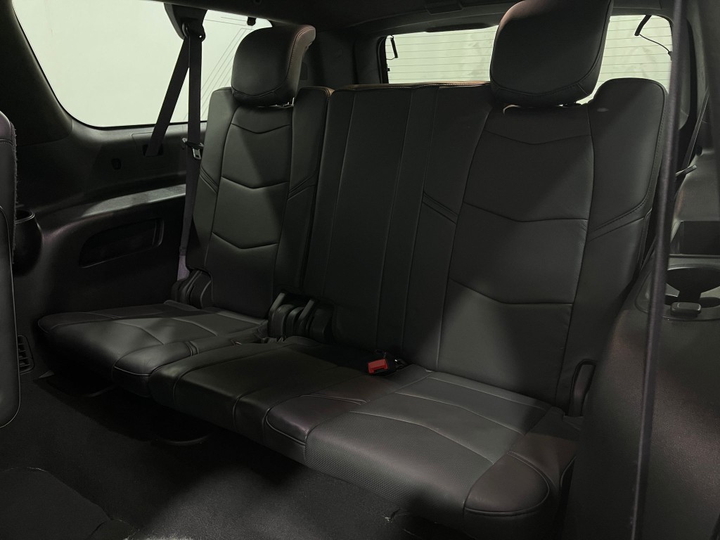 2017 Cadillac Escalade Image 31