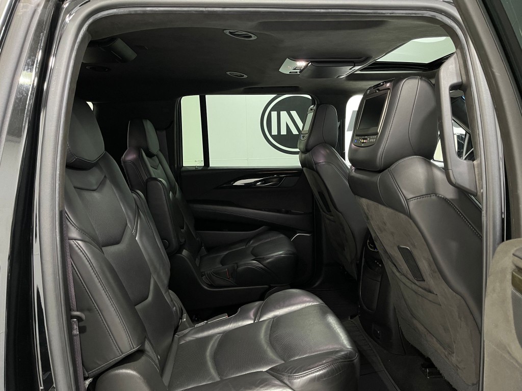 2017 Cadillac Escalade Image 33