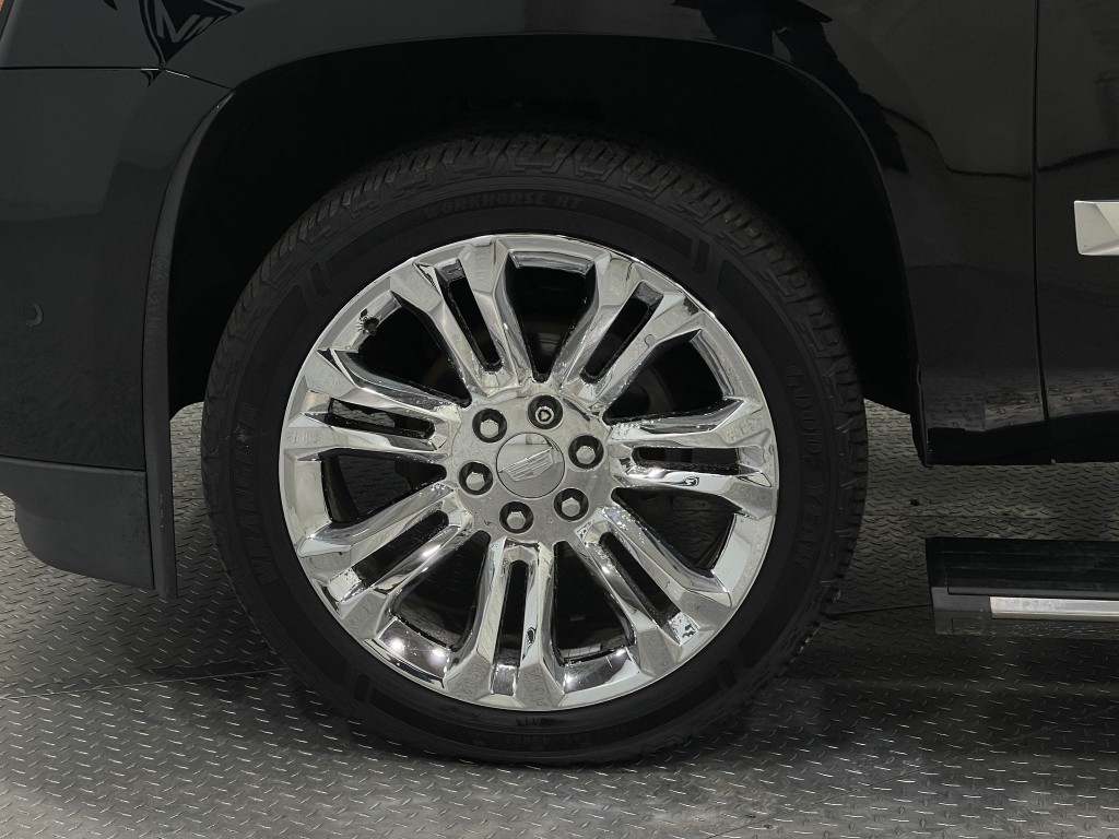 2017 Cadillac Escalade Image 37