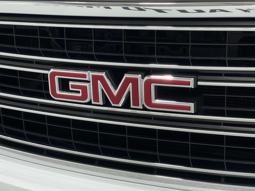 2016 GMC Yukon Image 38