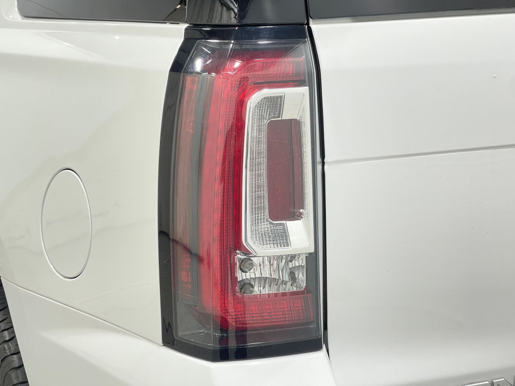 2016 GMC Yukon Image 33