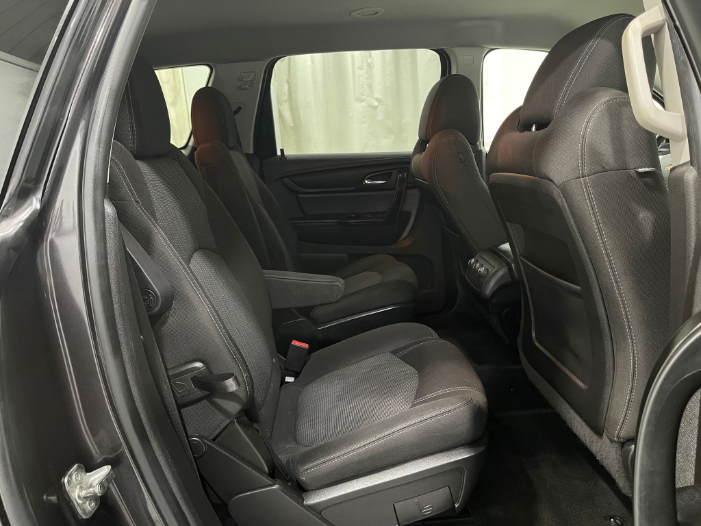 2016 Chevrolet Traverse Image 32