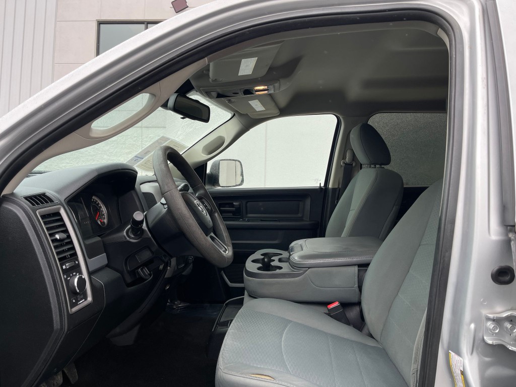 2016 RAM 3500 Image 9