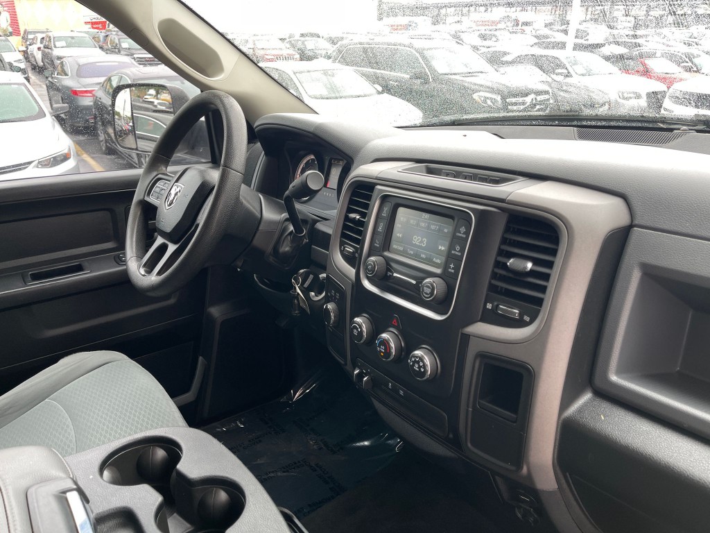 2016 RAM 3500 Image 16