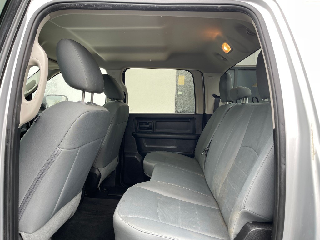 2016 RAM 3500 Image 24