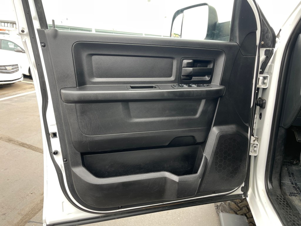 2016 RAM 2500 Image 12