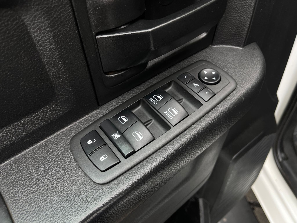 2016 RAM 2500 Image 13