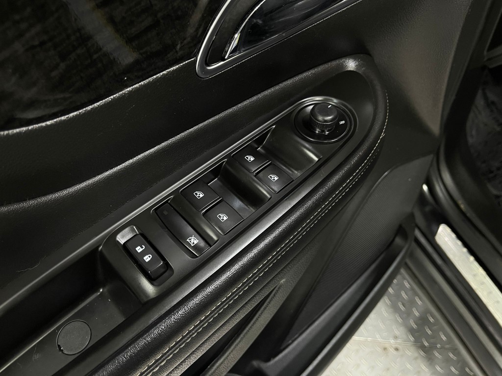 2016 Buick Enclave Image 15