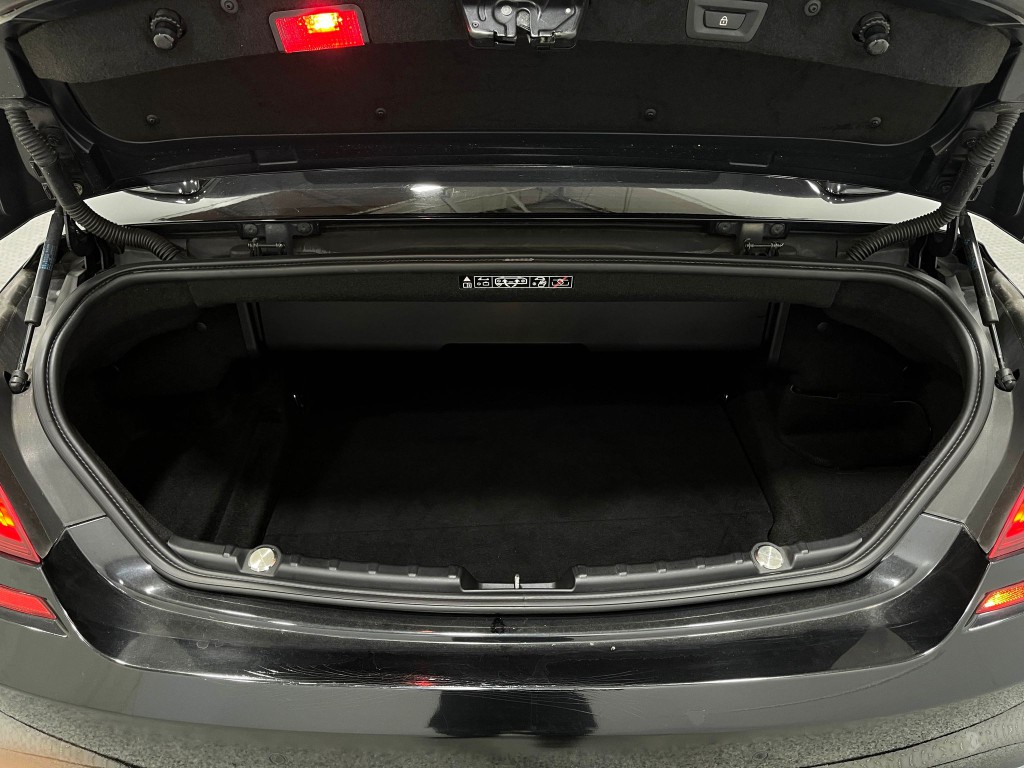 2015 BMW M6 Image 25