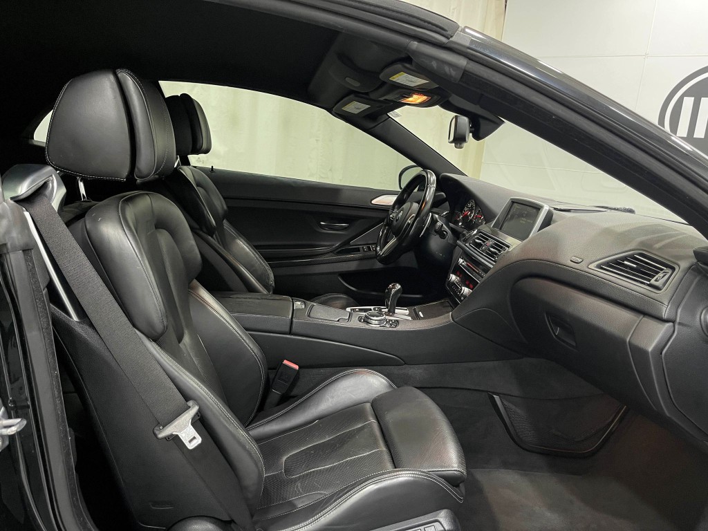 2015 BMW M6 Image 31