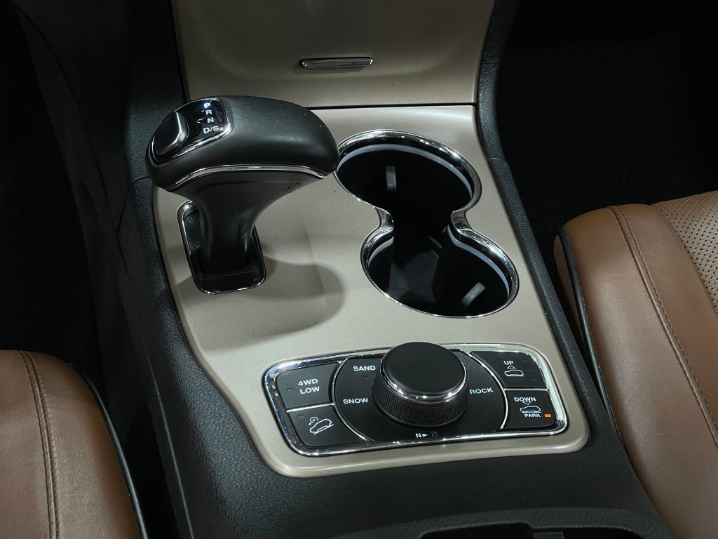 2015 Jeep Grand Cherokee Image 28