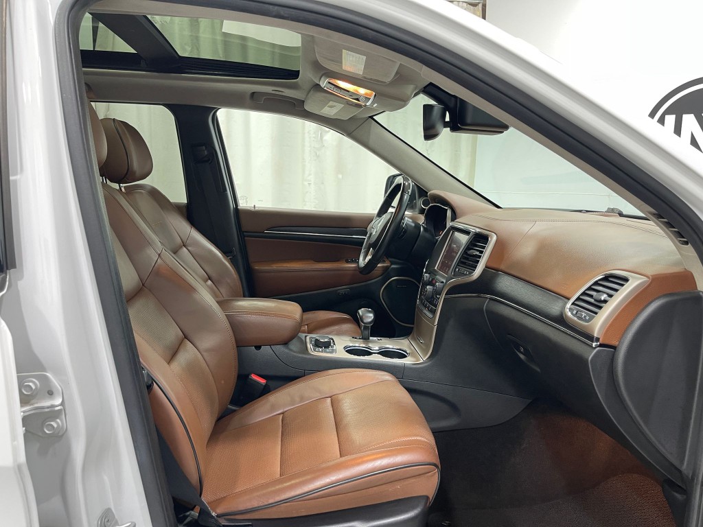 2015 Jeep Grand Cherokee Image 31