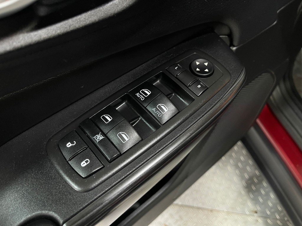 2015 Jeep Cherokee Image 16