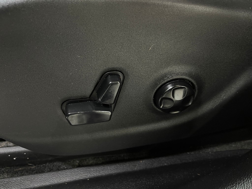 2015 Jeep Cherokee Image 17