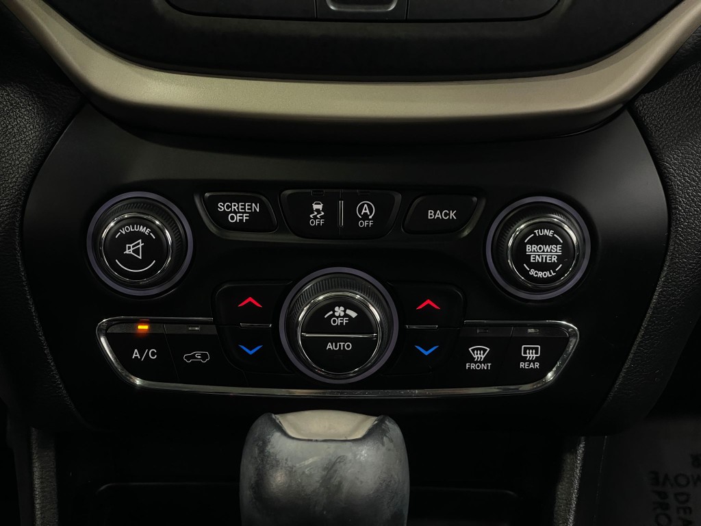 2015 Jeep Cherokee Image 25