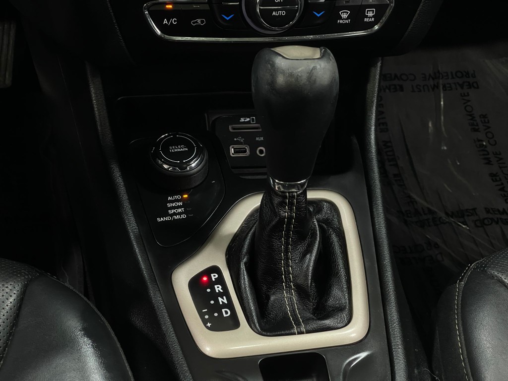 2015 Jeep Cherokee Image 29