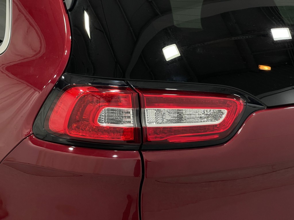 2015 Jeep Cherokee Image 34