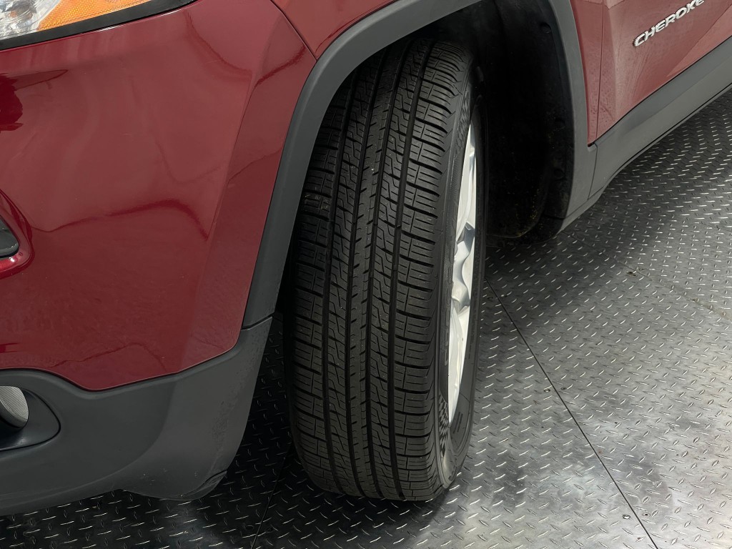 2015 Jeep Cherokee Image 36