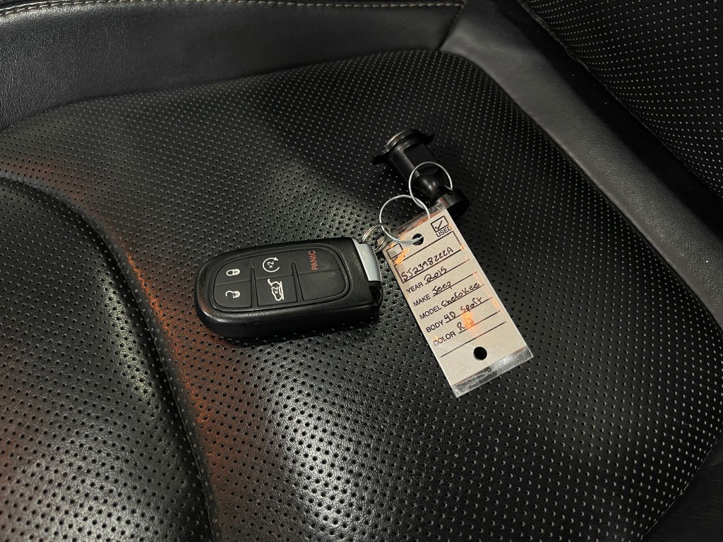2015 Jeep Cherokee Image 37