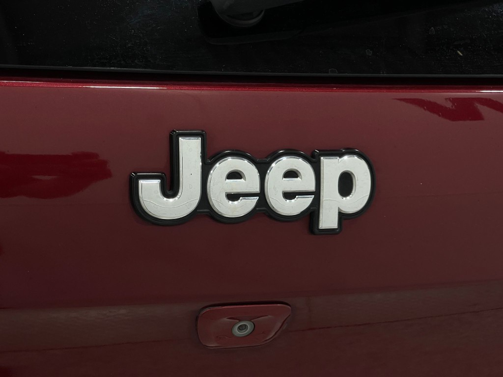 2015 Jeep Cherokee Image 38
