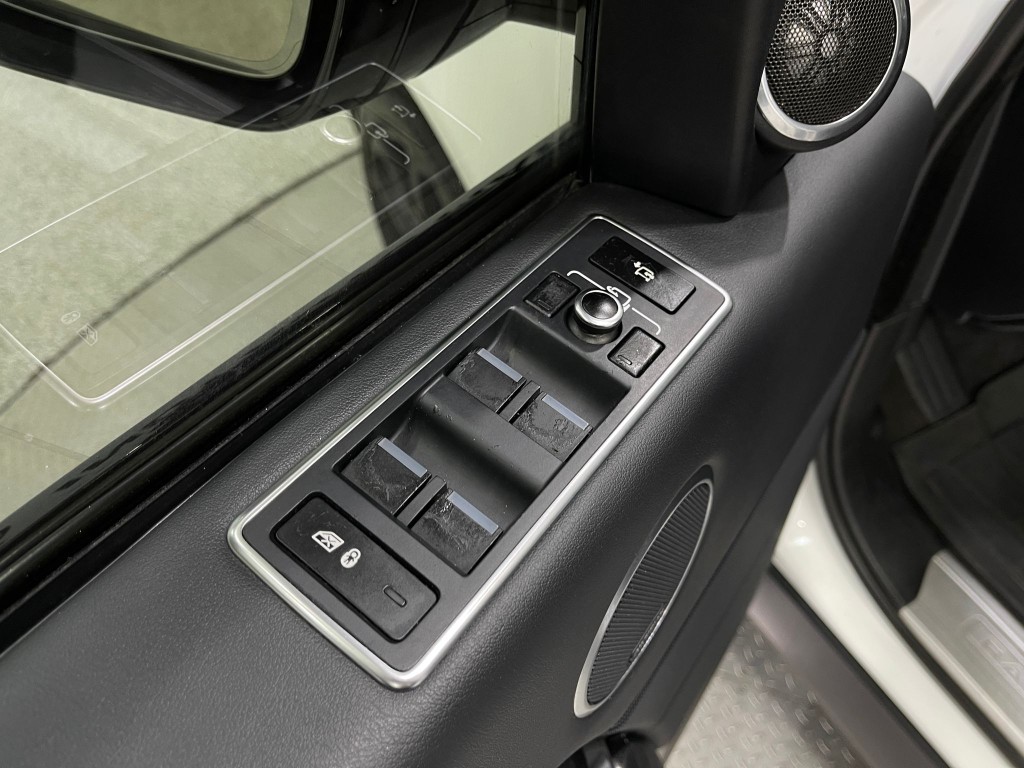 2015 Land Rover Range Rover Image 15